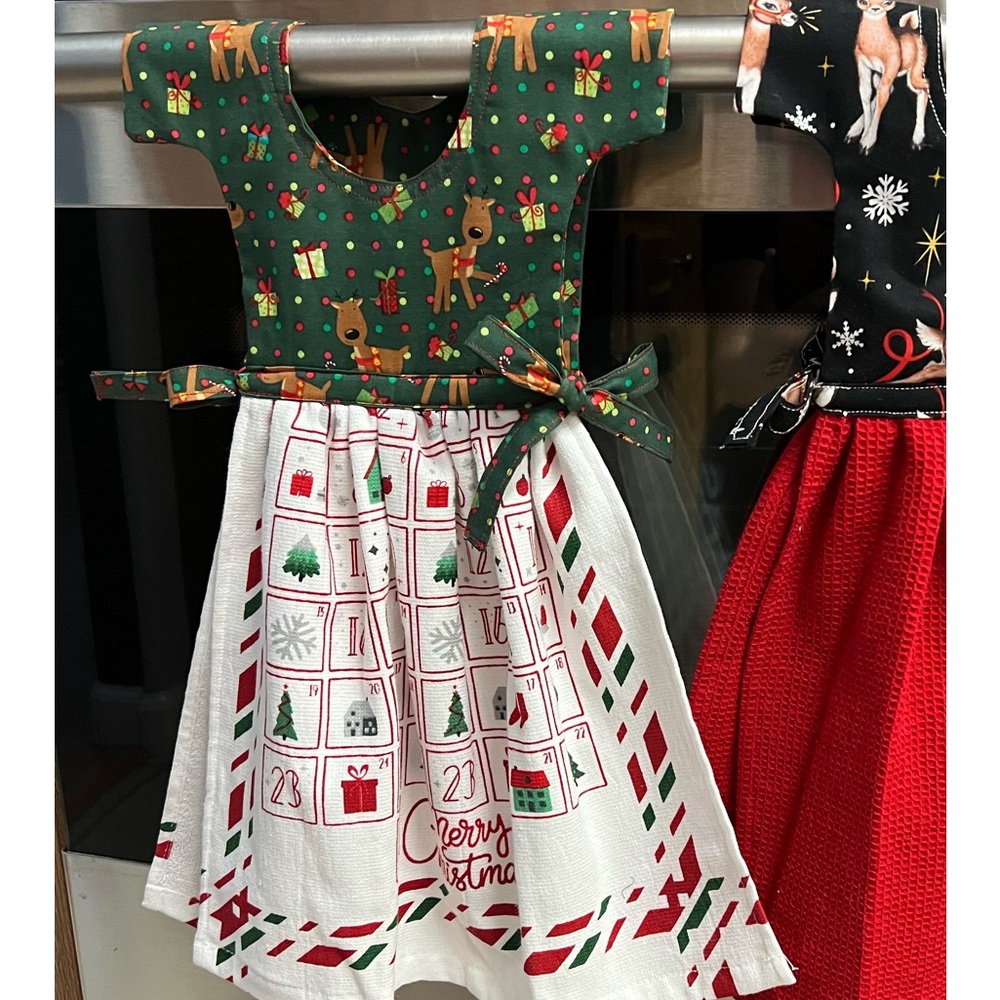 🚨2/$25🚨 Handmade Hanging Kitchen Dress Towel for the Oven or Dishwasher Bar.